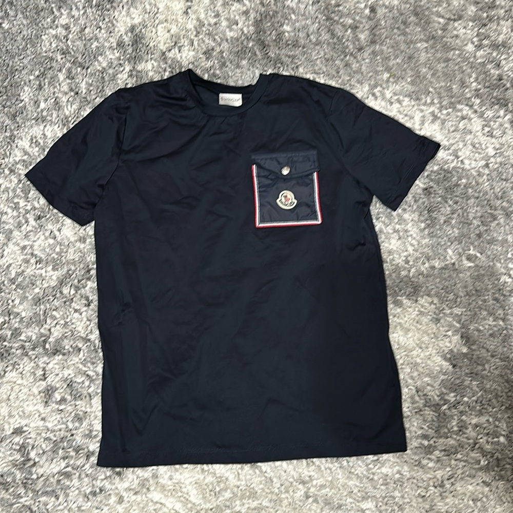 Moncler T shirt medium